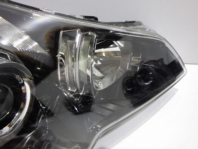 レガシィ ヘッドライト左右