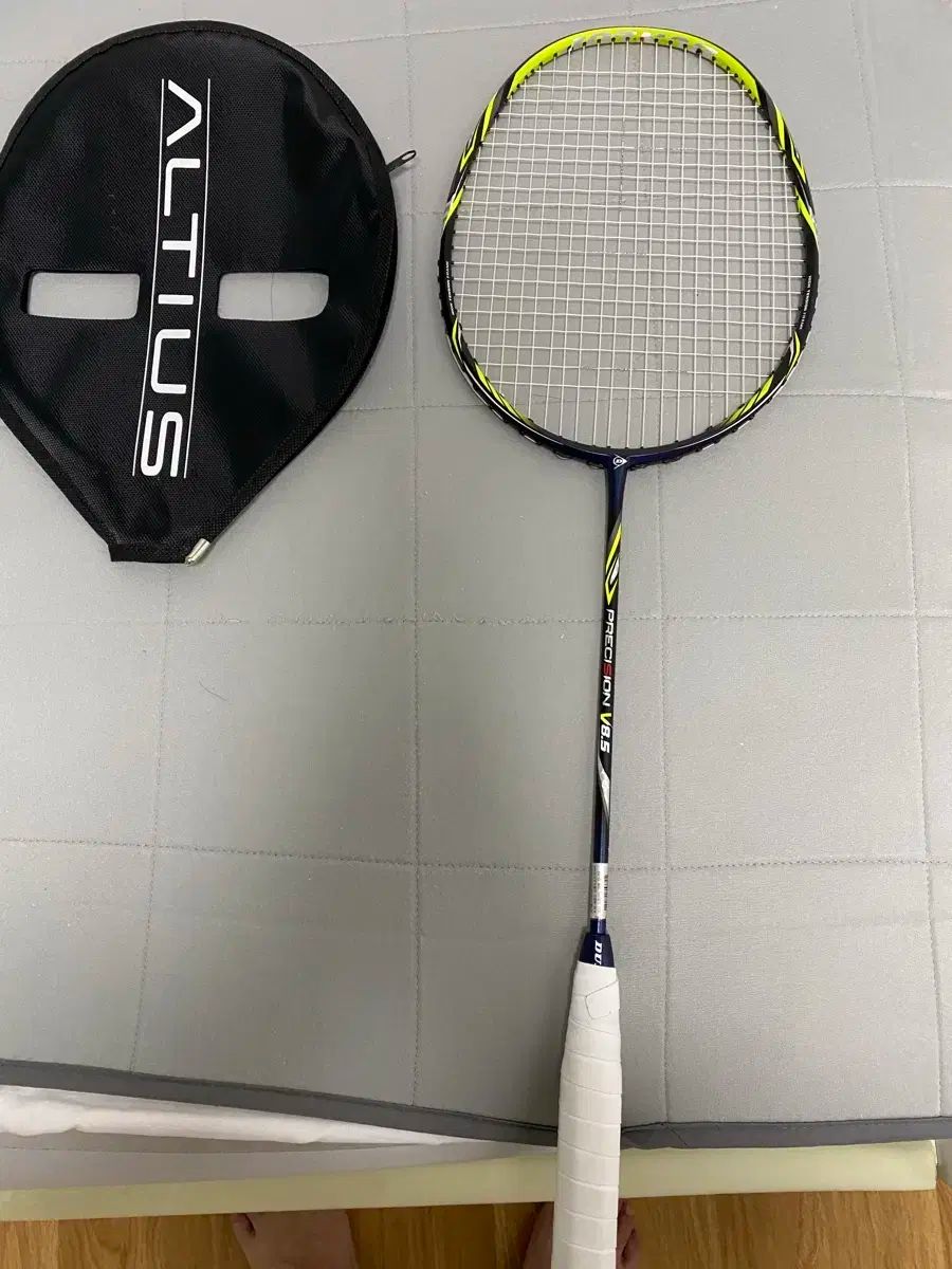 Dunlop 精度 v8 5 バドミントン ラケット