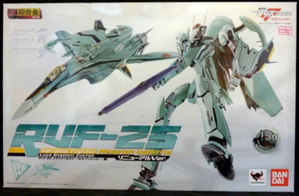 バンダイ DX超合金 RVF-25 メサイアバルキリー(ルカ.・アンジェローニ 