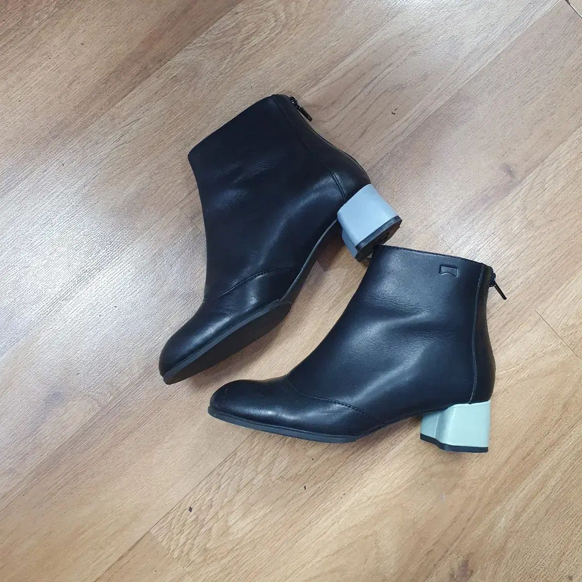 CAMPER カンペール Laika アンクルブーツ レザー ブラック37 カンペール ショートブーツ laika camper CAMPER 37 カンペール シボ革