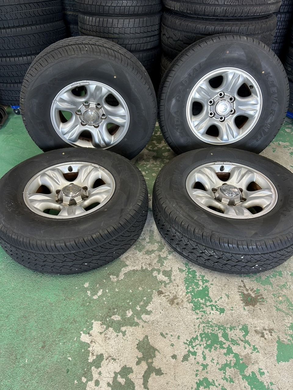 中古】KENDA KLEVER H/P 265/70R16 トヨタ純正ホイール付き4本セット 