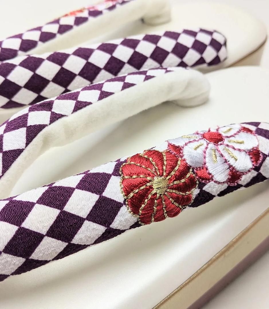 和装 草履 振袖用 コッポリ ヒール草履 白 市松 刺繍 No.72 - メルカリ