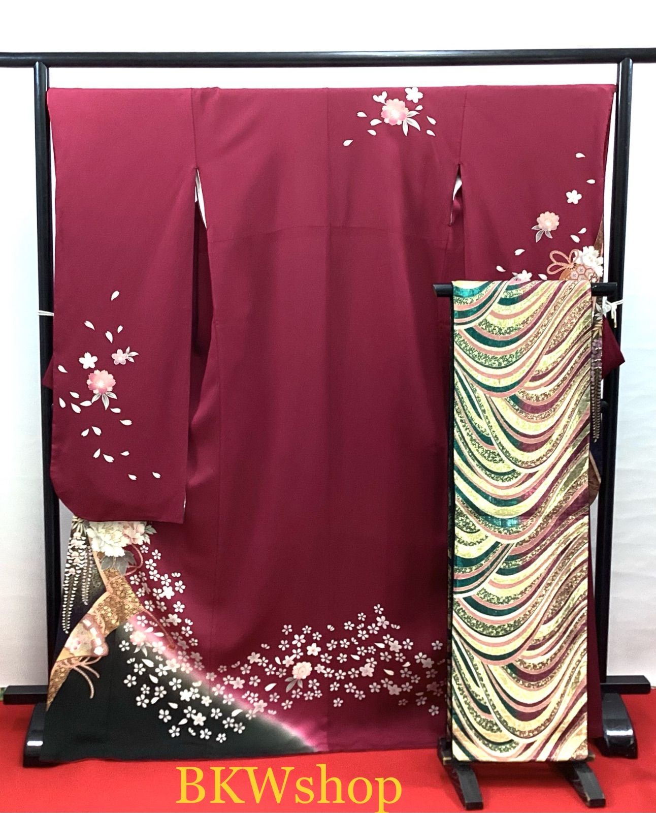 ＜大特価　現品限り＞　used　正絹　振袖・袋帯　2点セット　ワイン地　牡丹柄　成人式　およばれ　着付け練習