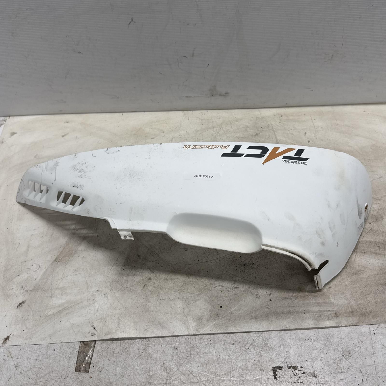 たくと HONDA タクト50 AF51 ボディサイドモール 左右 ホンダ HONDA タクト50