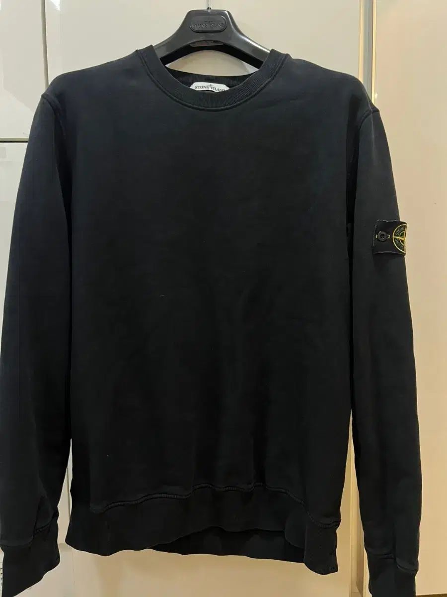 STONE ISLAND ブラック スウェット STONE ISLAND】ストーンアイランド定番人気「スウェット