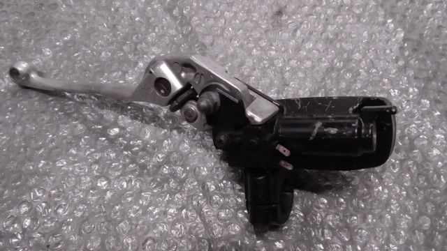 マスターシリンダー