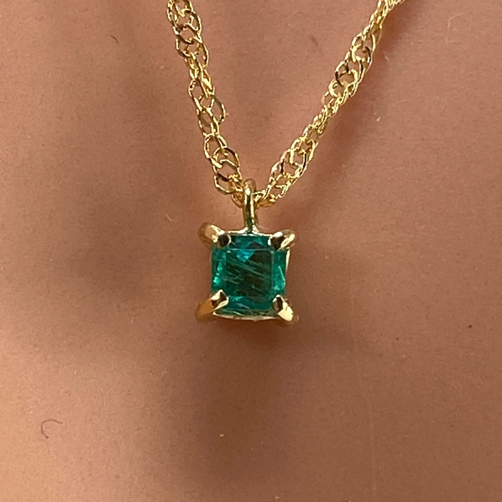 コロンビア産 天然エメラルド 0.13ct K18YG ペンダント