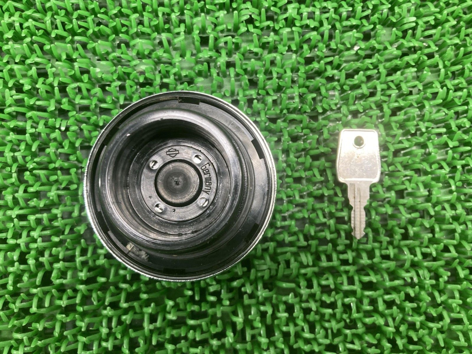 タンクキャップ 62803-97A ハーレー 純正 バイク 部品 鍵付き スポーツ