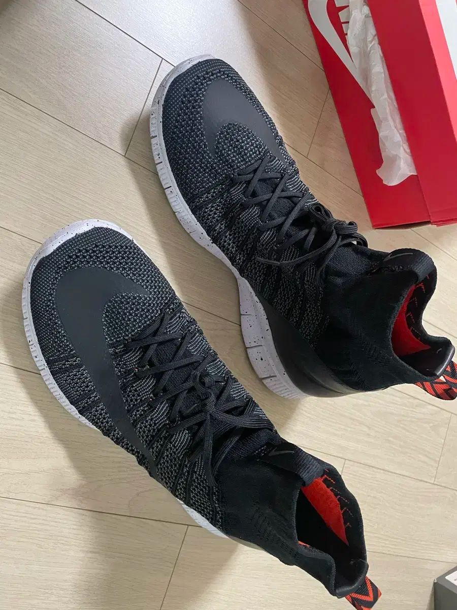 【雷市場（ポンジャン）商品韓国直送】 NIKE(ナイキ) フリー フライニット マーキュリアル FC 295