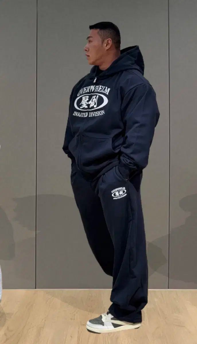 圧倒ジップアップフーディー＋パンツ セット