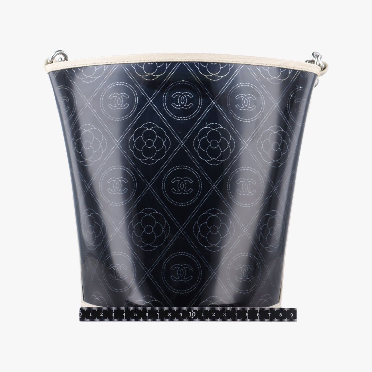 シャネルChanelココマーク カメリア ビニール バスケットブラック×ホワイトPVCコーティングキャンバスA5763726057307