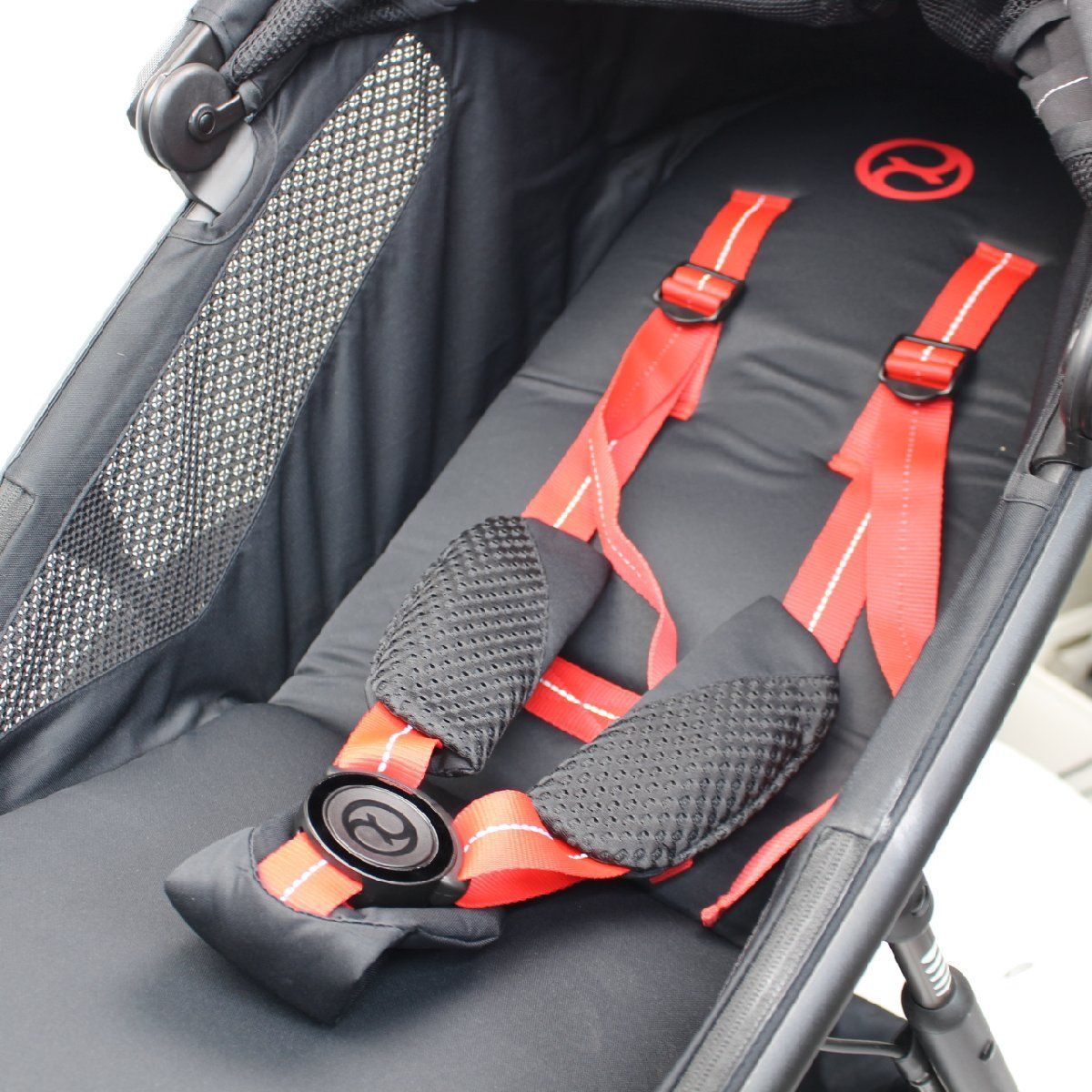 神奈川pay可】482)【使用僅か/希少】PUMA x CYBEX AVI ワンボックス