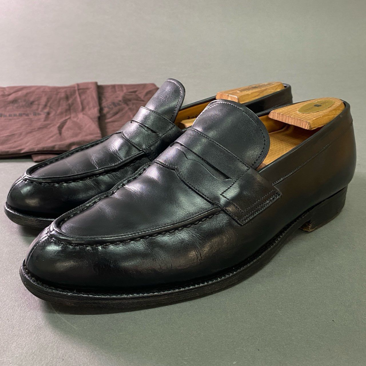 【送料無料】チャーチ　Church's　ローファー　レザーシューズ　サイズS レディース 約23cm【中古】 チャーチ\u201cブラックスタッズ\u201d輝くレザーシューズ「シティライツ