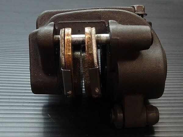 分解洗浄済 ハーレー スポーツスター XL883R-I 純正 フロントブレーキキャリパー 右 E3205 BRIGHTFACE_UK