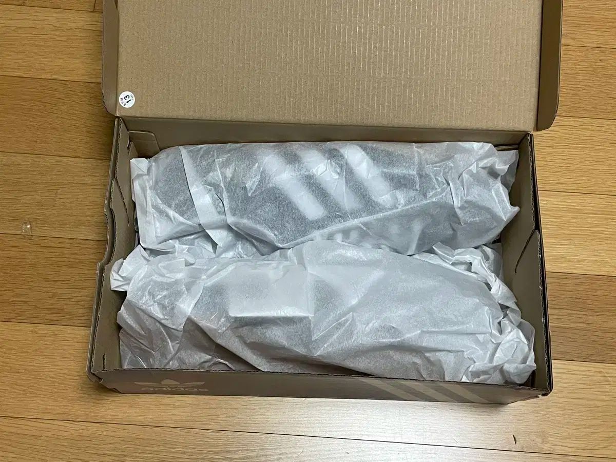 アディダス東京