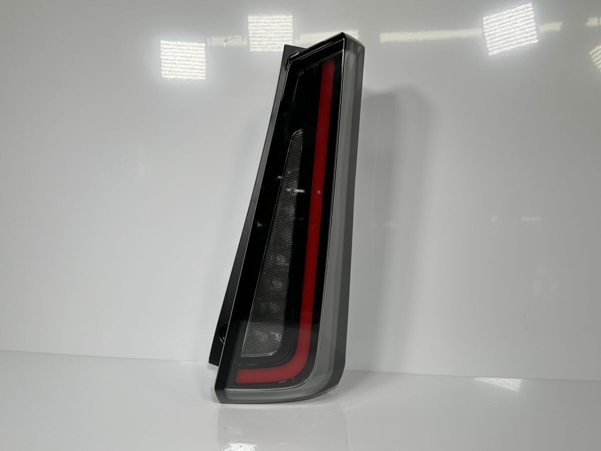 破損キズなし 低走行 C28系 セレナ FC28 GFC28 純正 右テールランプ Assy テールライト LED 26550-7DA0A 220-2379Y 7DA 管理31749