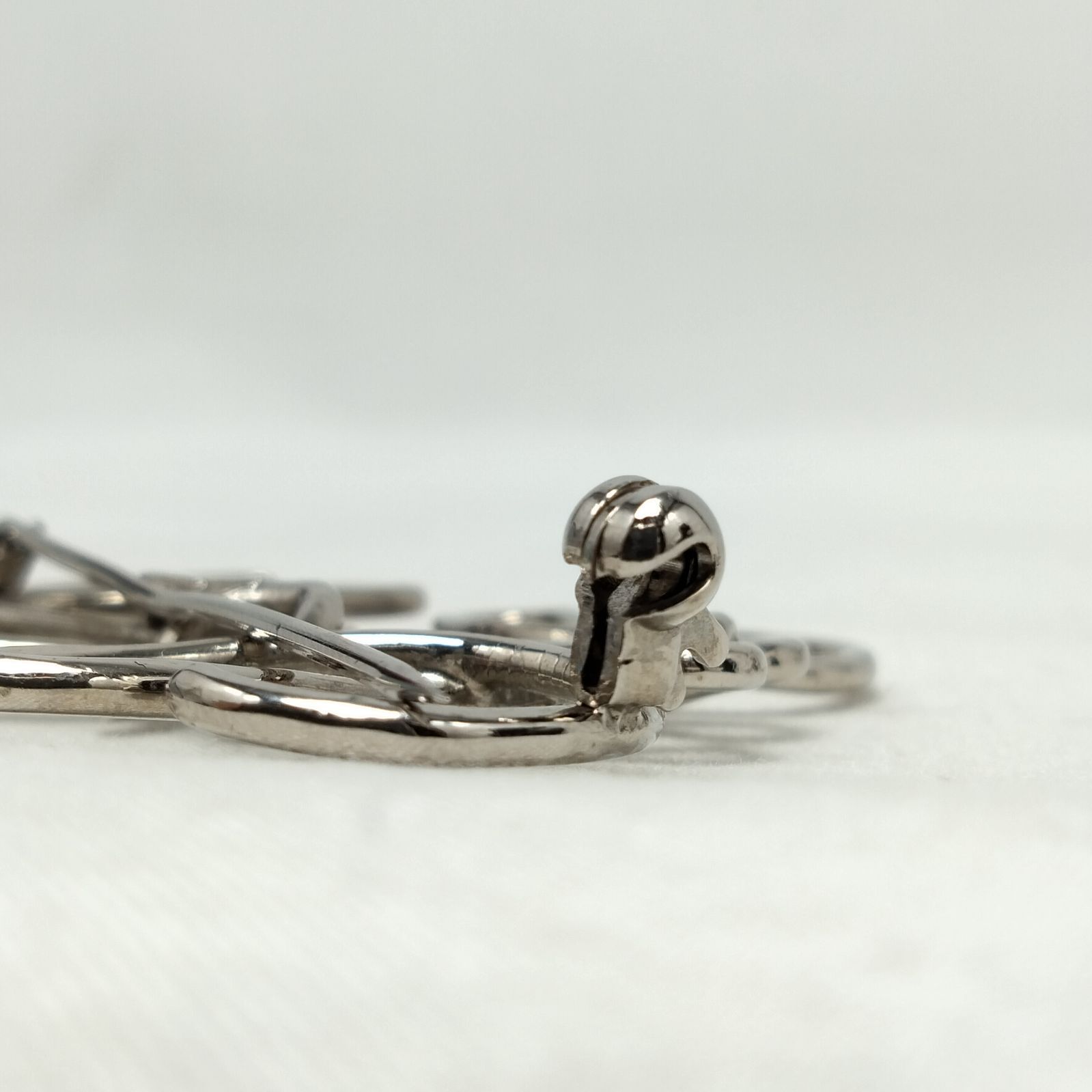 LOEWE シルバー 安い ロゴブローチ LOEWE / ロエベ | アナグラム ロゴ