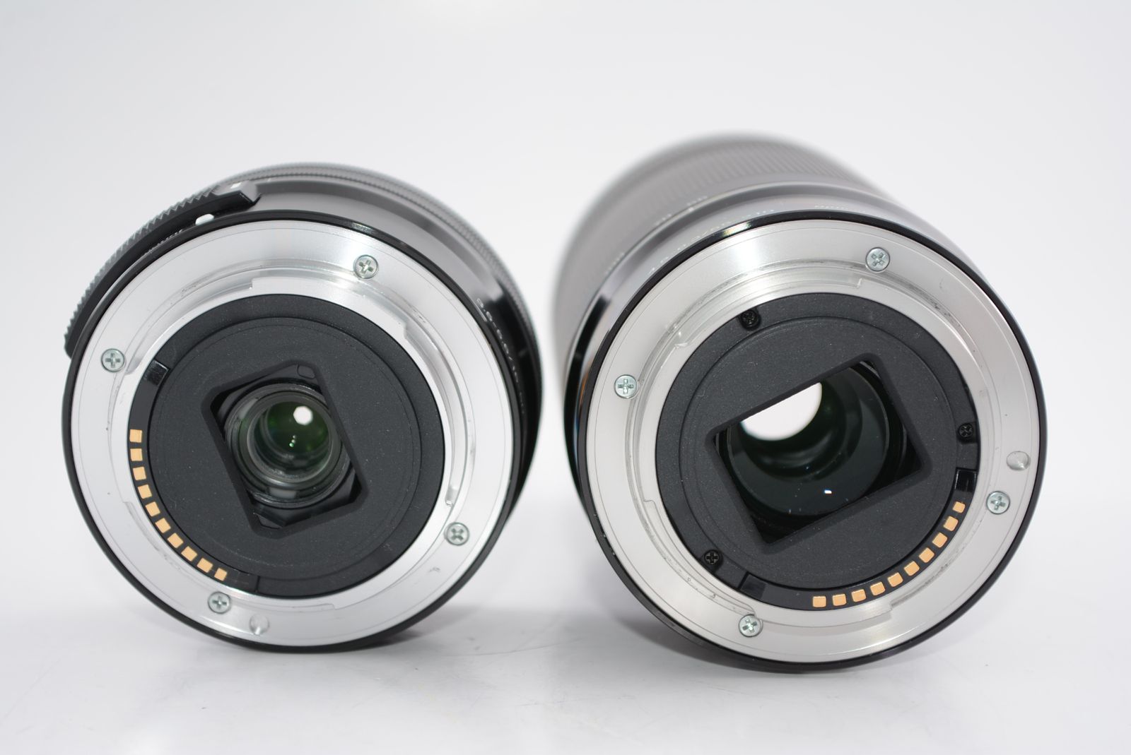 中古品〕 α6400 ILCE-6400Y ダブルズームレンズキット シルバー【258