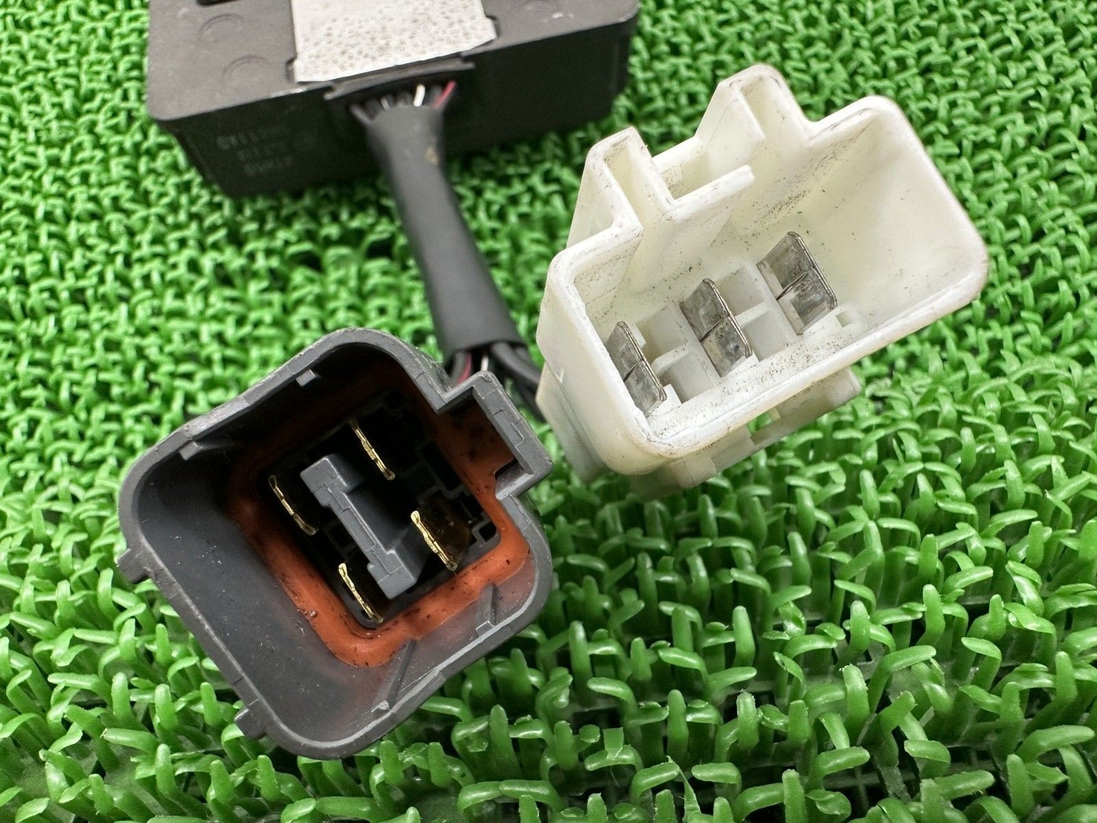 スカイウェイブ250 レギュレター スズキ 純正 CJ46A レギュレーター レクチファイアー 機能的問題なし 安心のノーマル Fa