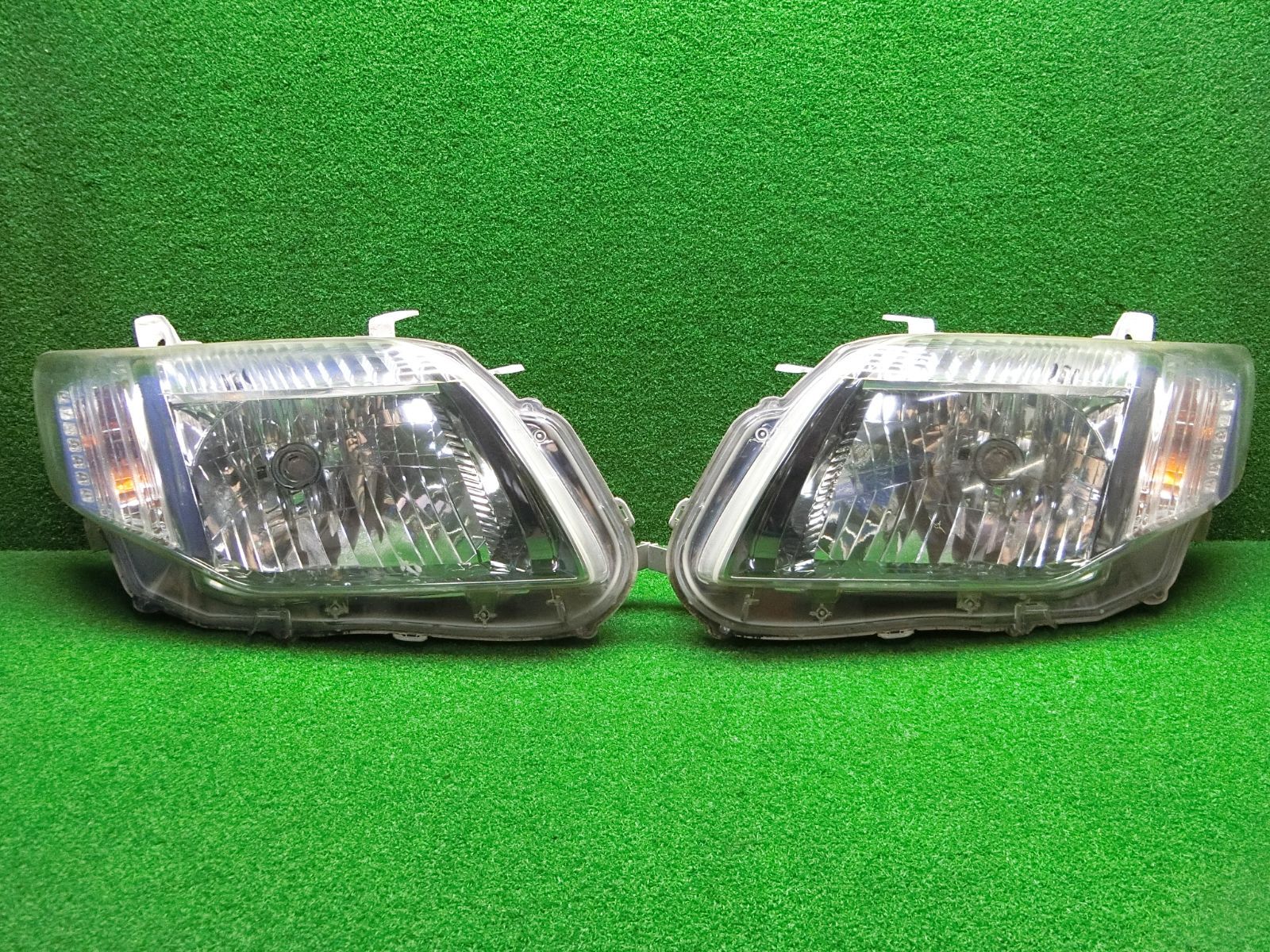 11123 コーティング済 トヨタ カローラフィルダー NZE141 NZE144 ヘッドライト 左右セット KOITO 13-98 研磨済 破損なし