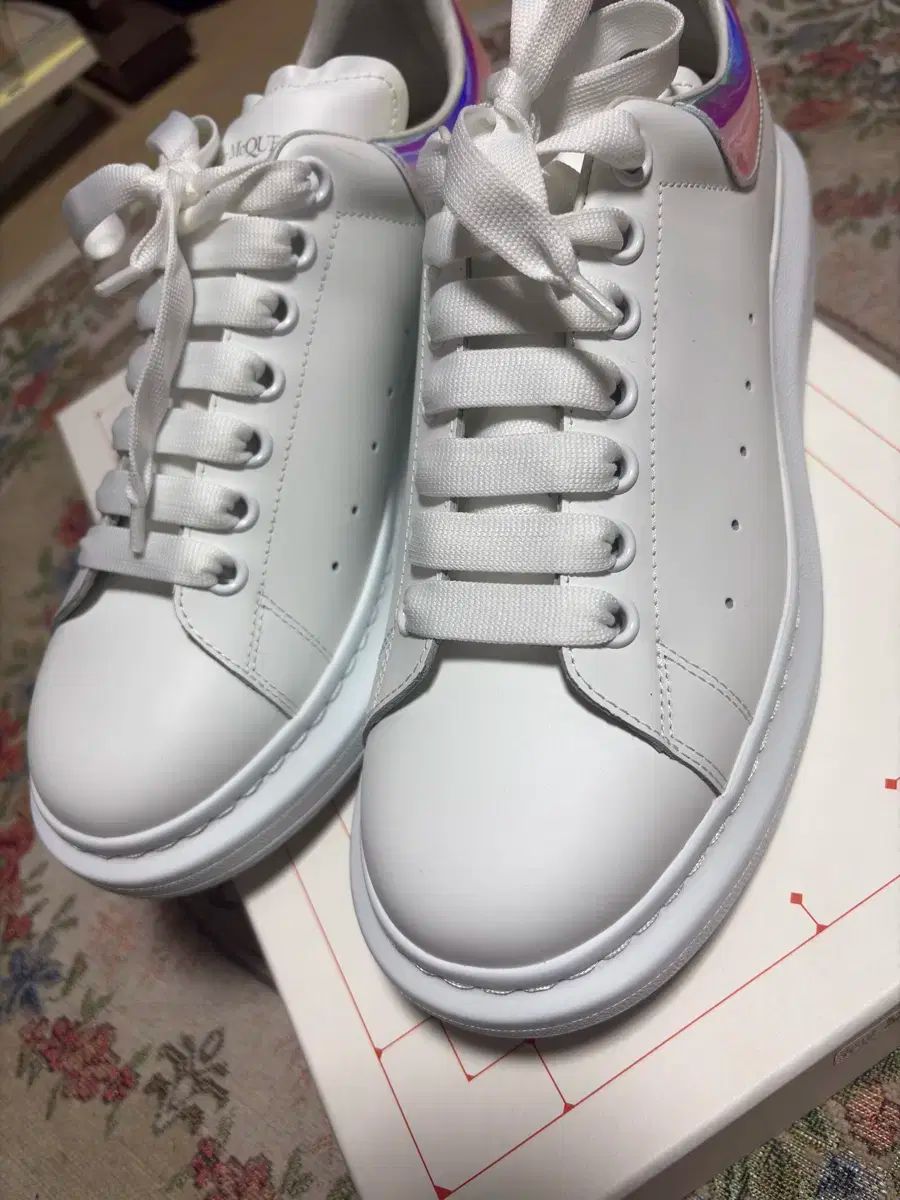 mcqueen アレキサンダーマックイーン