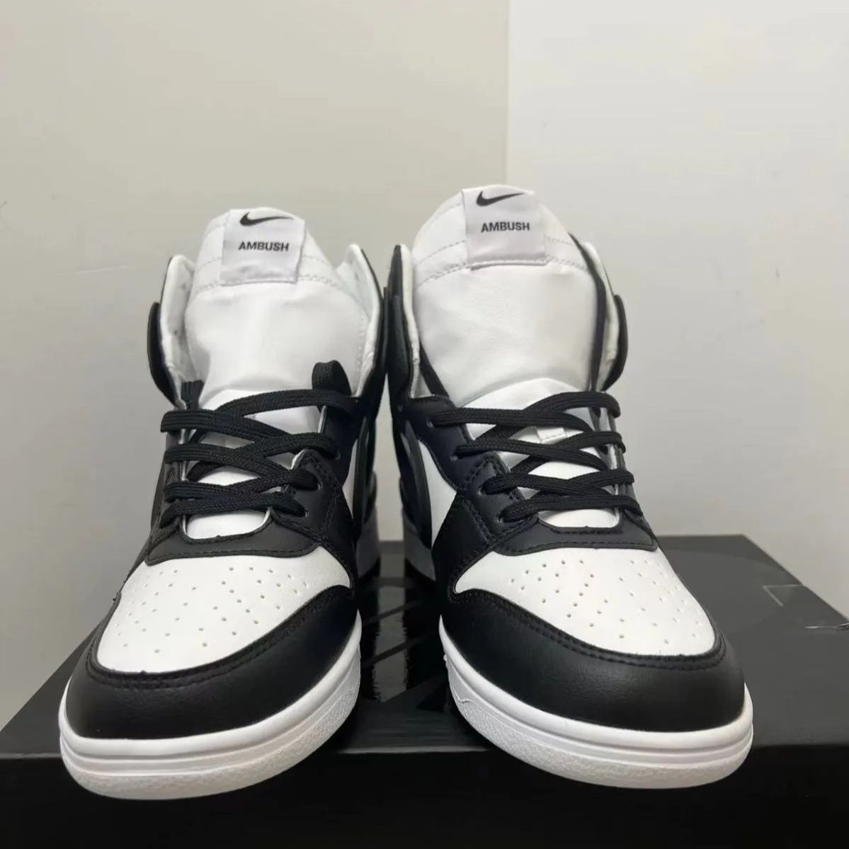 新品未使用 ナイキ AMBUSH x Nike Dunk Black スニーカー