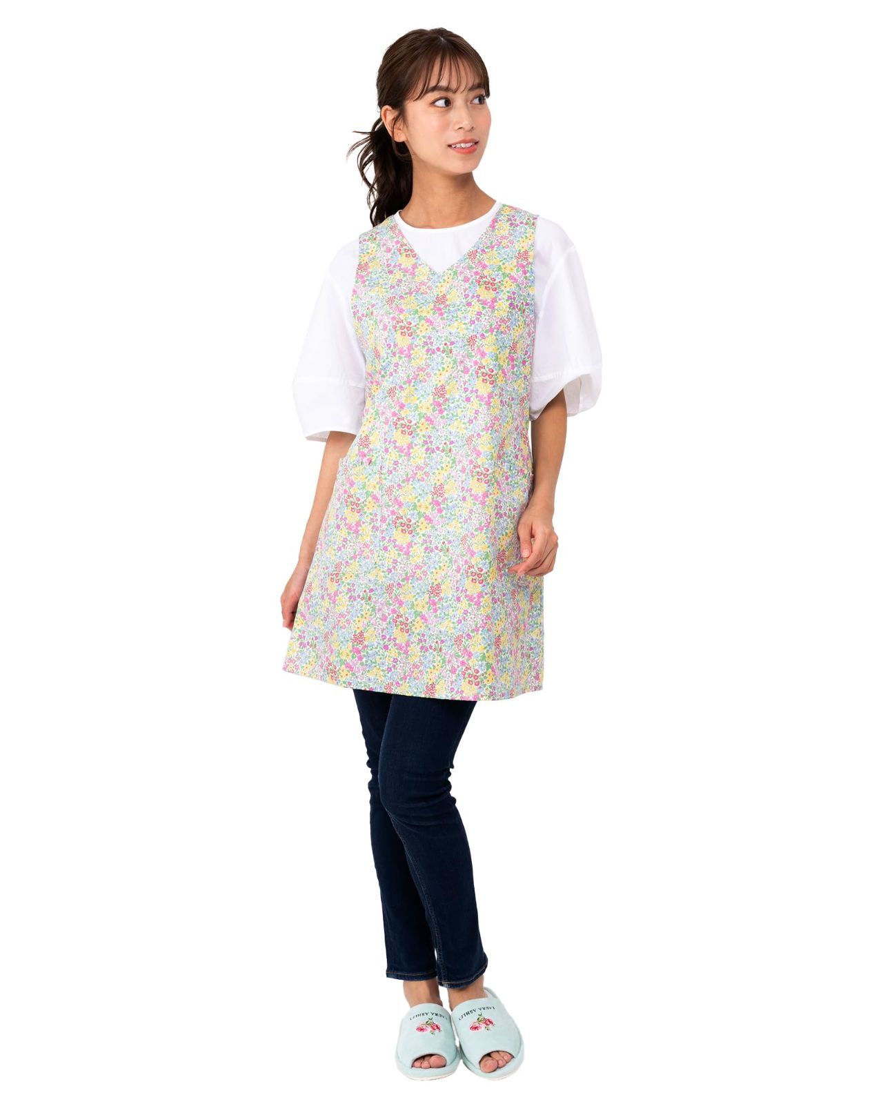 Size Free Size_Color 70554002-ピンク91 ナイガイ LIBERTY リバティ 花柄 かわいい エプロン オシャレ 撥水加工 ポケット付き 北欧風 後ろ結び背付き キッチン 保育園 レディース 70554002 70554002