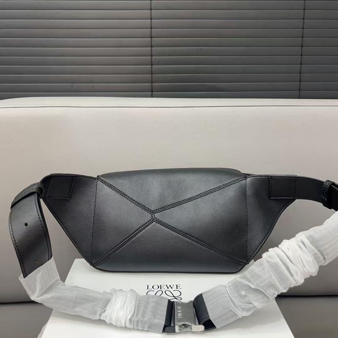 新品_未使用】箱付loewe_ノベルティ_ウエストポーチ_ボディバッグ_黑_  