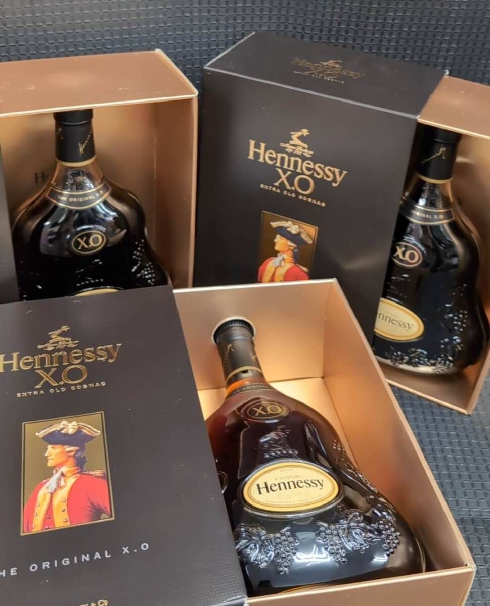 新品・未開封】HennessyXOクリアボトルコニャック黒700ml箱有り