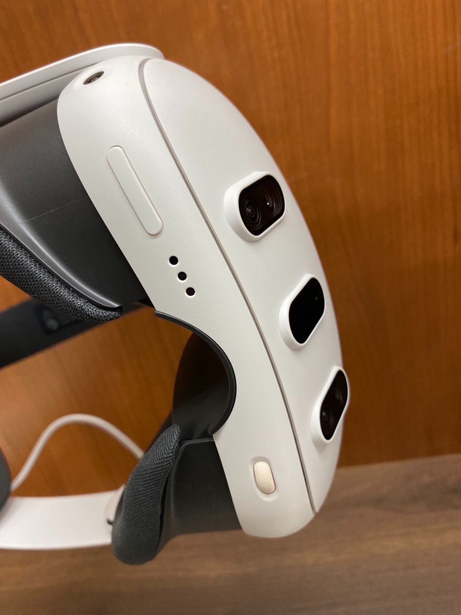 VRヘッドセット 充電ドッグ付属