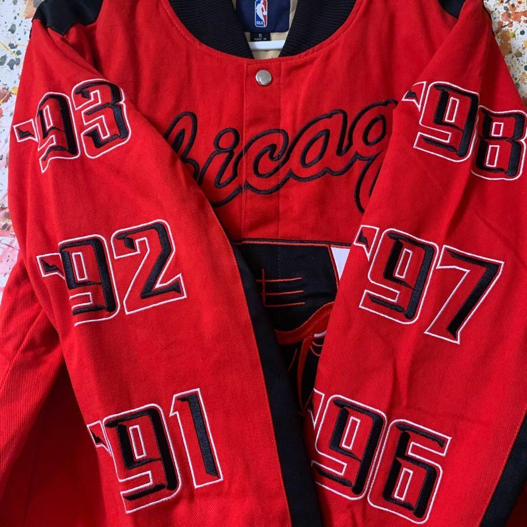 大きな取引 【NBA】Chicago Bulls シカゴブルズ スタジャン（美品