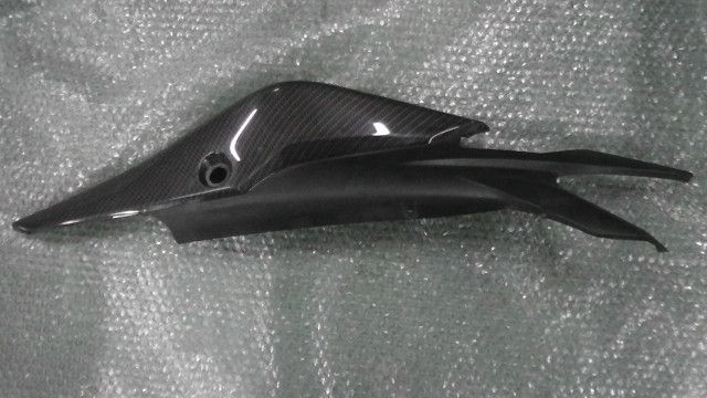 CBR250R ABS　MLHMC4187D5101xxx　の　シートカウル　左:#1687830407