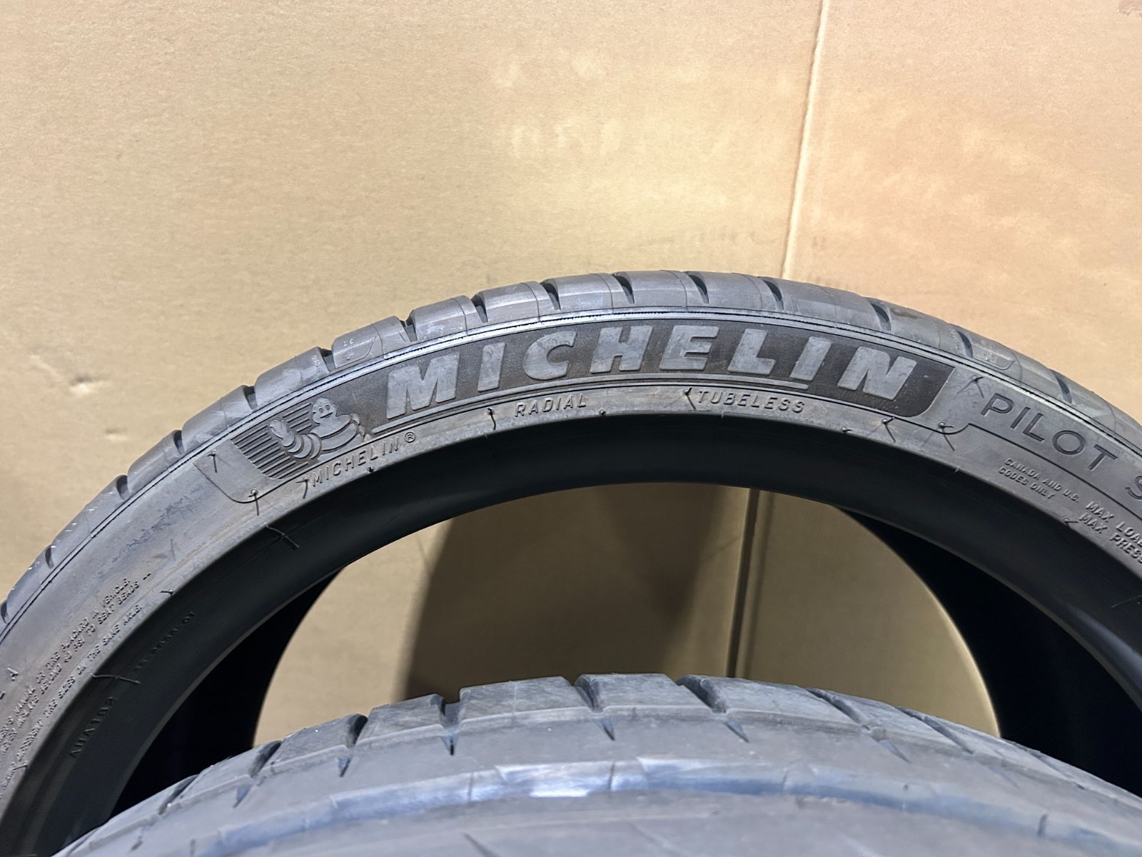 ミシュラン Michelin pilotsports 4S パイロットスポーツ 255 35ZR19 96Y 4本セット
