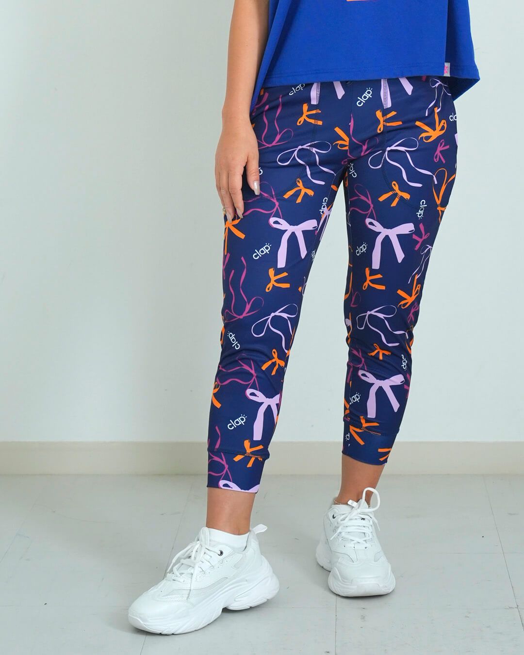 クラップ フィットネス ウェア clap フィットネス レディース パンツ RIBBON CLAP CROPPED PANTS M|フリーサイズ ヨガウェア ランニングウェア クロップドパンツ 柄 リボン 2025