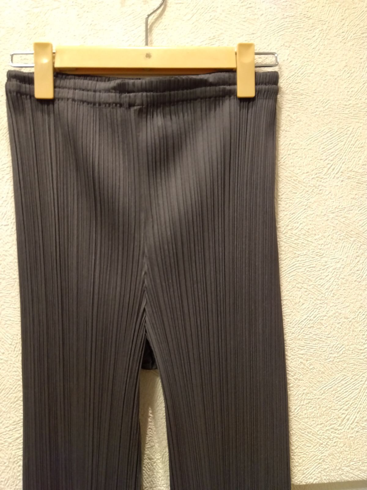 M4 プリーツプリーズ イッセイミヤケ パンツ グレー サイズ4