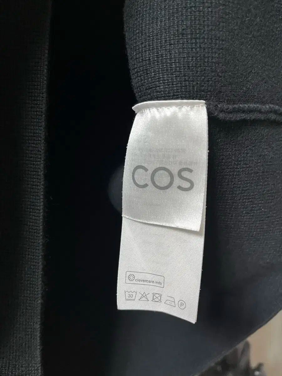 新品未使用 COS ニットポロシャツ COS COS(コス) メンズ ニットポロシャツ - メルカリ