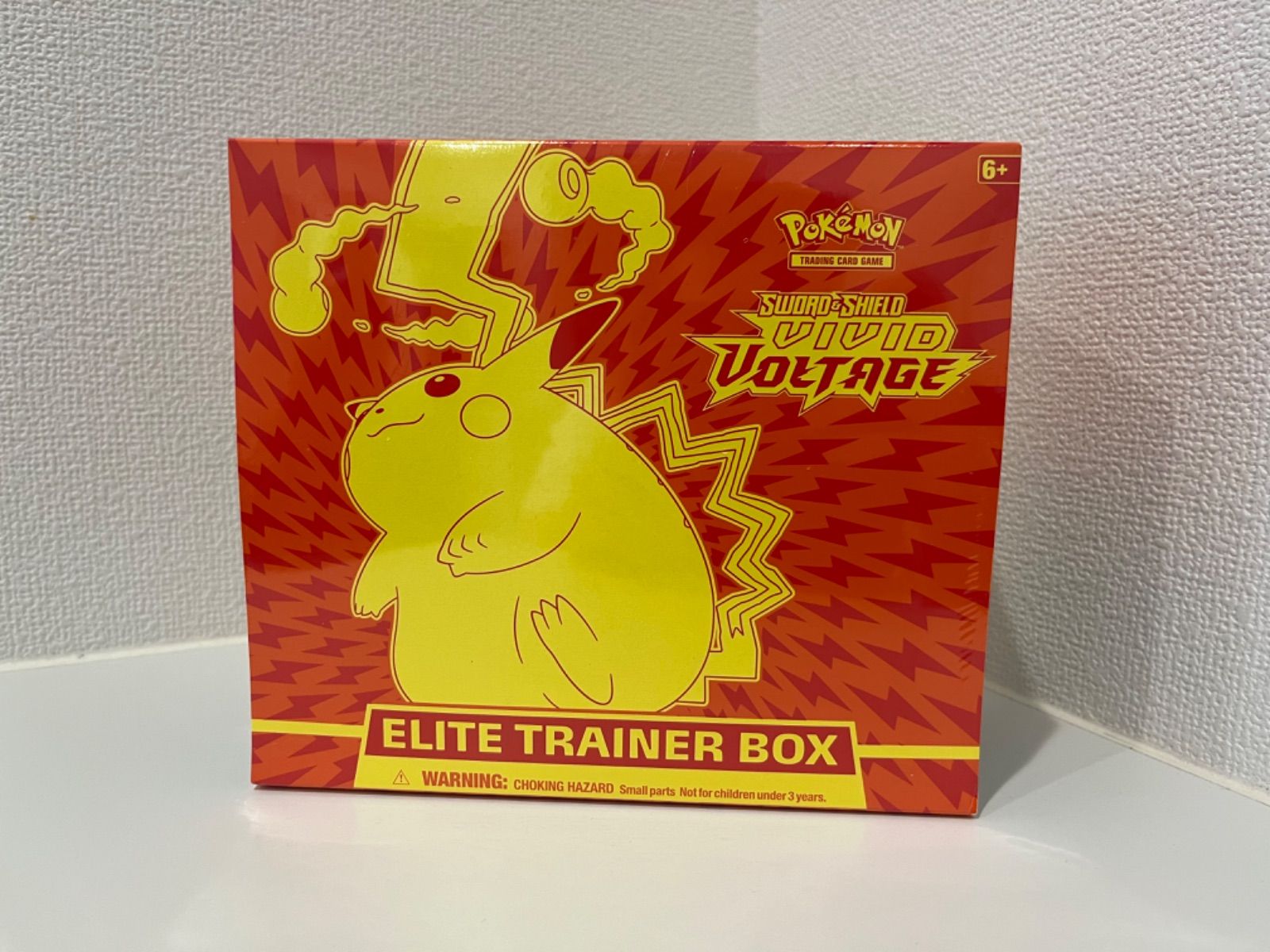 Vivid Voltage Elite Trainer Box - メルカリ