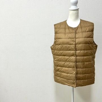 UNIQLO】ユニクロ ベージュ系 3XL ダウンベスト ダウン90% ライト 