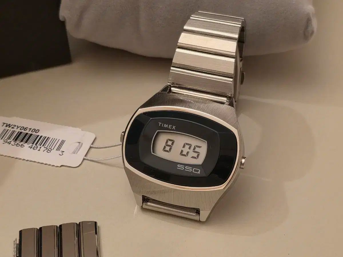 TIMEX SSQ デジタル腕時計 シルバー｜SSQ Digital Reissue | TIMEX