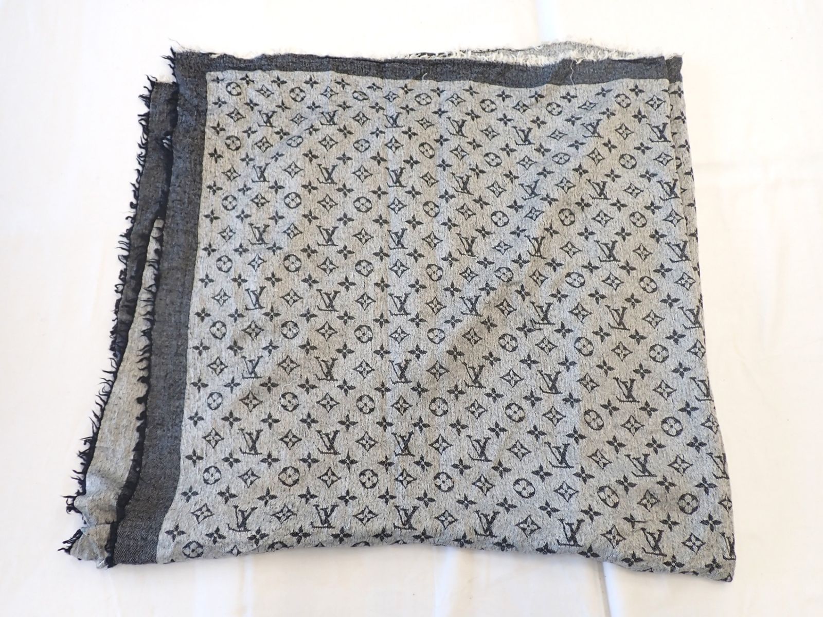 LOUIS VUITTON グレー ストール　♡美品♡ 1017003947057-2.jpg
