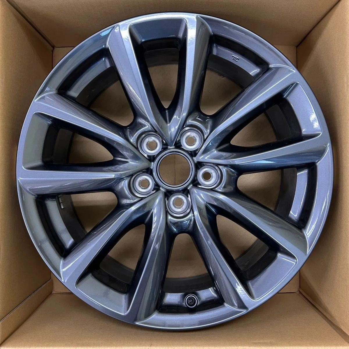 【日野】MAZDA3ファストバック純正 18インチ ダークグレ― 1本① MAZDA3 ファストバック 純正ホイール 18インチ - メルカリ