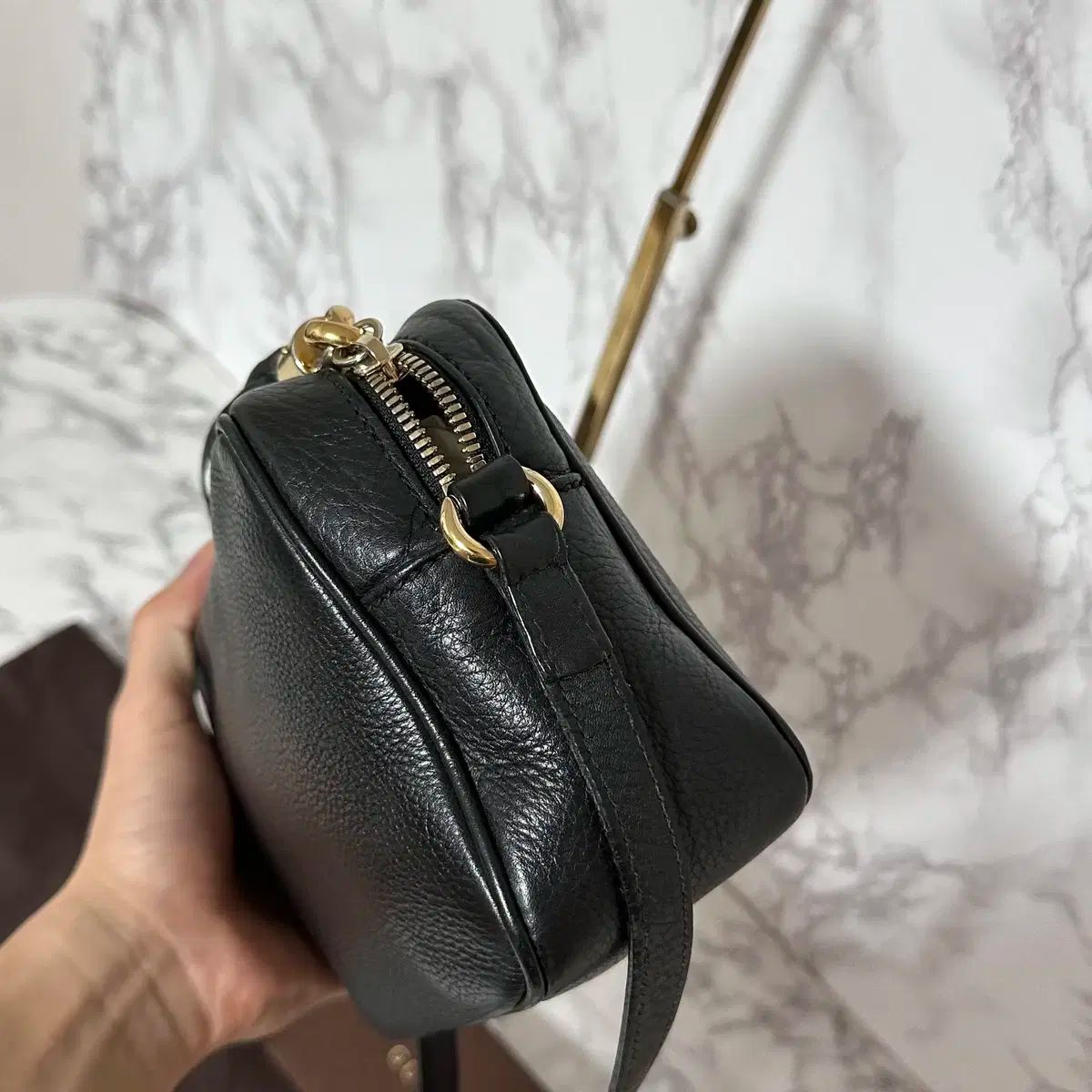 【美品】GUCCI ソーホー ショルダーバッグ エンボス タッセル ディスコ OS GUCCI(グッチ) ソーホー タッセル ディスコバッグ - メルカリ