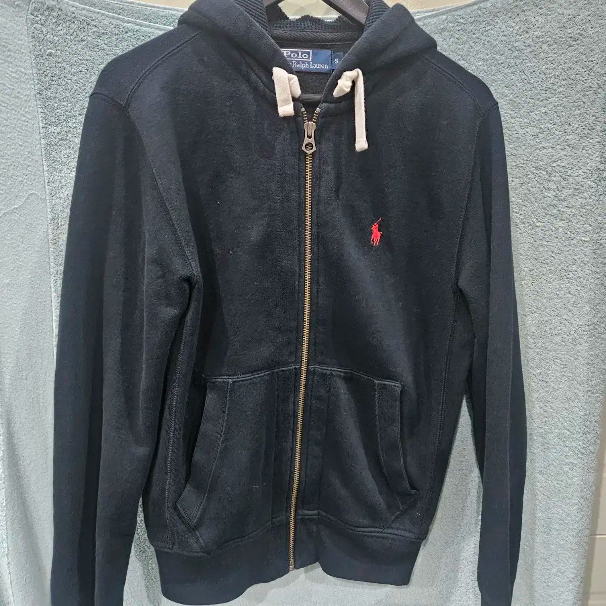 ポロ フード付きジャージ 出品