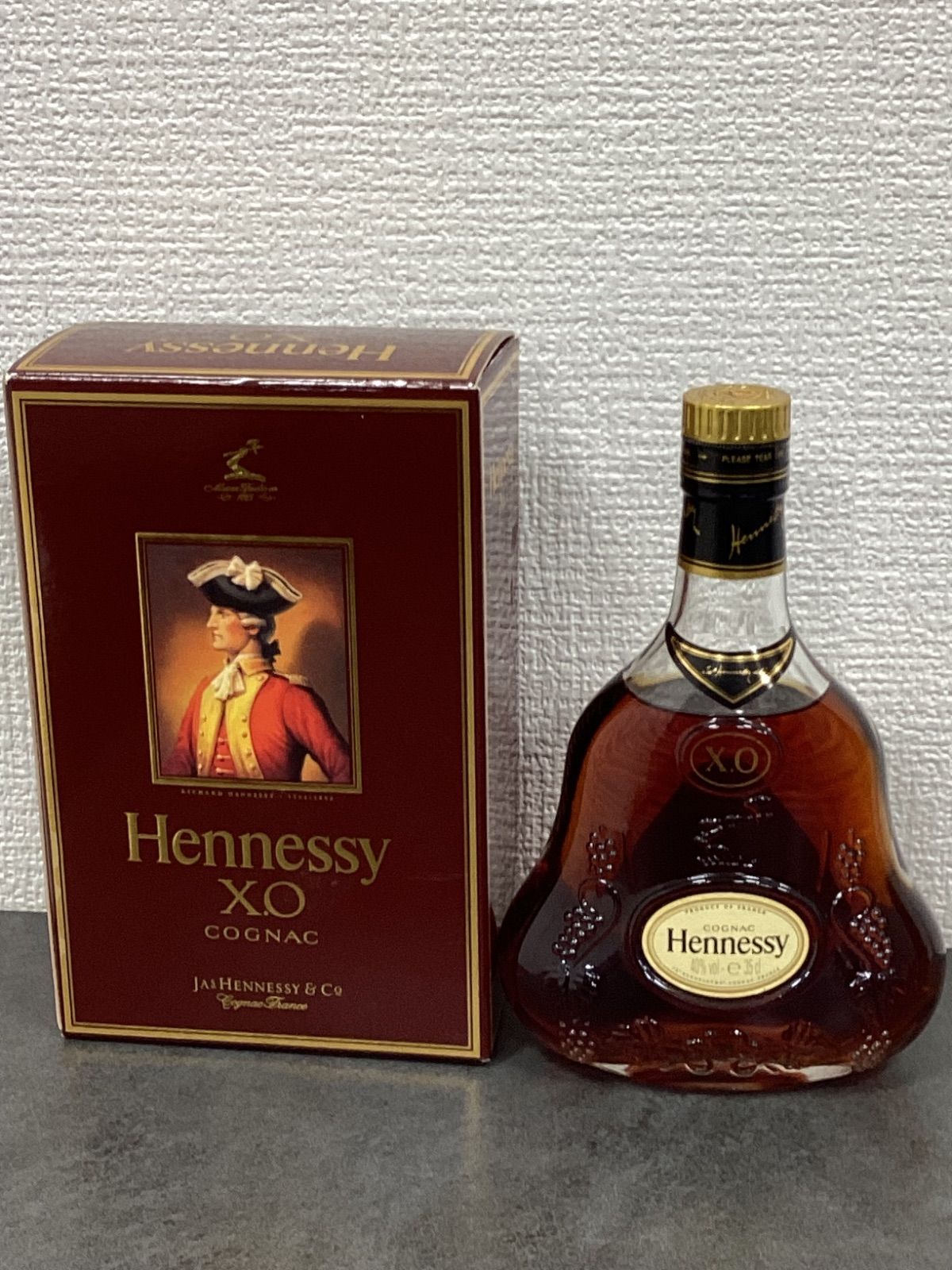未開栓 美品　Hennessy ヘネシー XO 金キャップ 700ml 箱あり ヘネシー Hennessy XO 金キャップ コニャック 未開栓 ブランデー