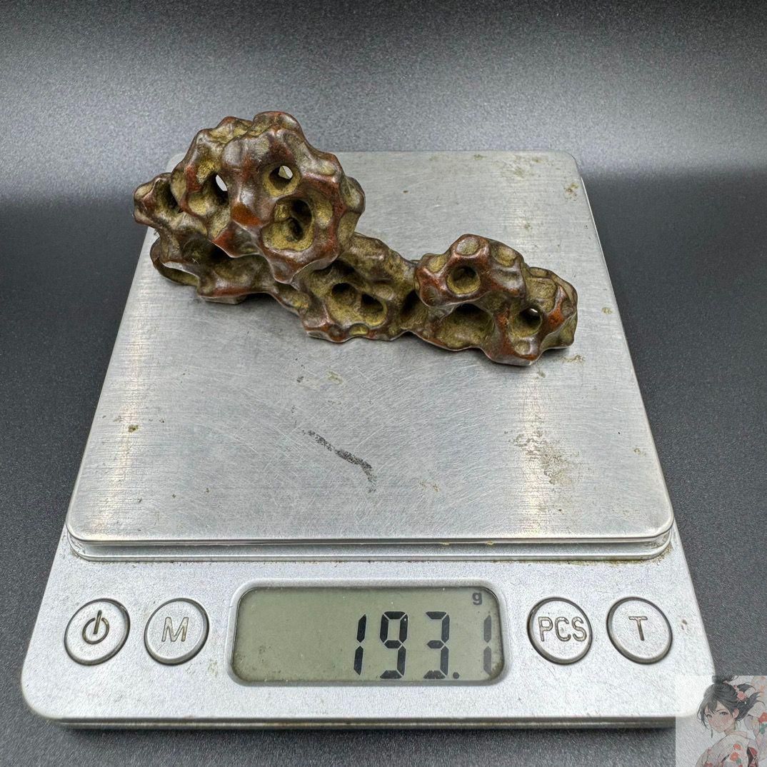 銅製 山透かし彫り筆架 石彫 置物 装飾品 工芸品 書道具 文房具 銅製 山透かし彫り筆架 石彫 置物 装飾品 工芸品 書道具 文房具
