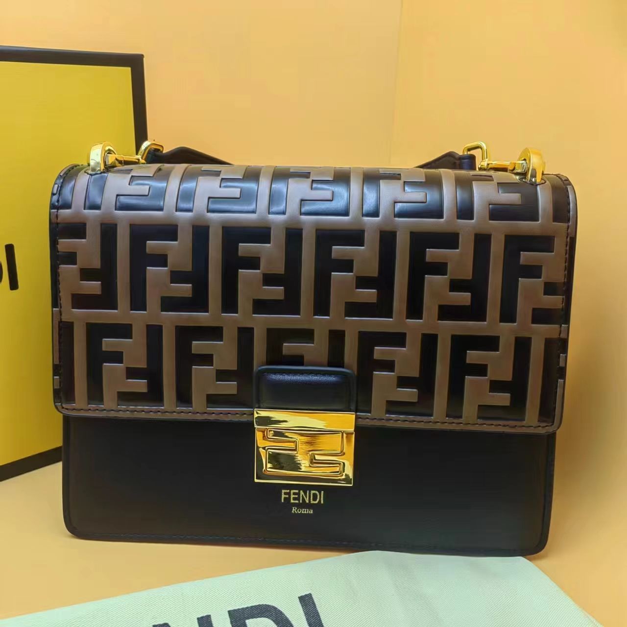 最終値下げ❗️❣️FENDI❣️ ショルダーバッグ