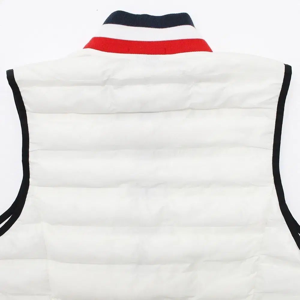 耐久性がある メンズゴルフウェア タイトリスト 超軽量ダウンベスト 送料無料 キャンペーン中 ！