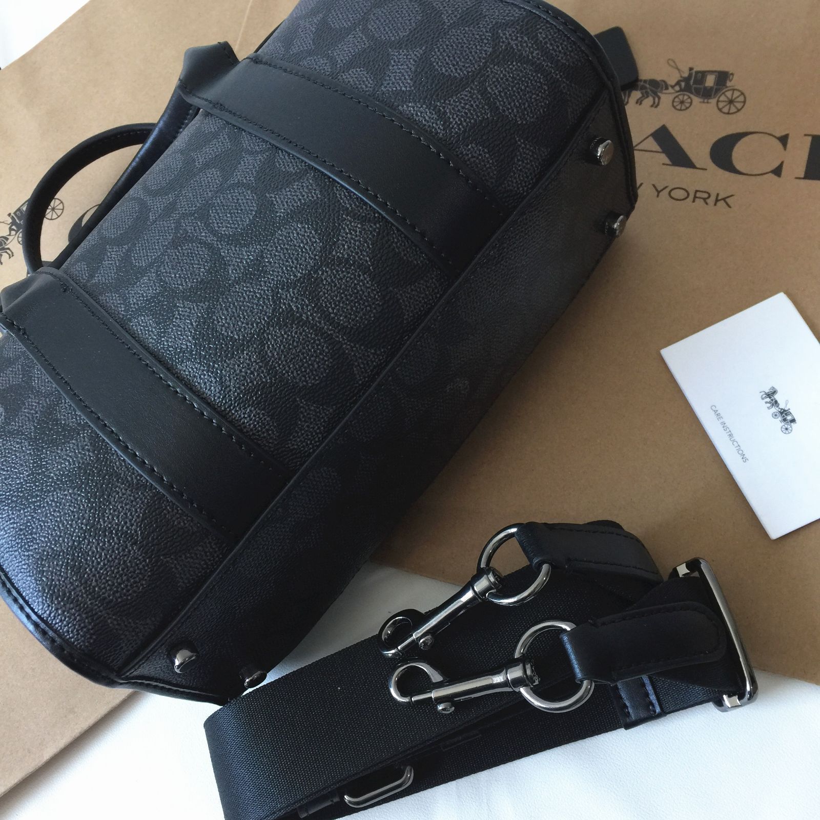 コーチバッグ＞COACH/コーチバッグ ハンドバッグ CA186 メンズミニボストンバッグ ショルダーバッグ クロスボディー 男女兼用バッグ 斜めがけ バッグ 手提げバッグ アウトレット品 紙袋付属 新品未使用 - メルカリ