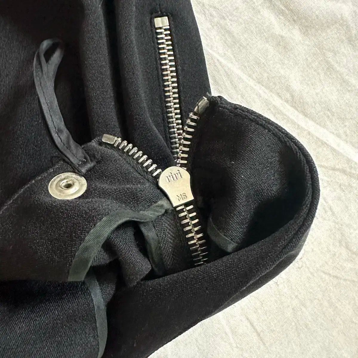 トーテム TOTEME タック入り チノパン スラックス カジュアル 綺麗め