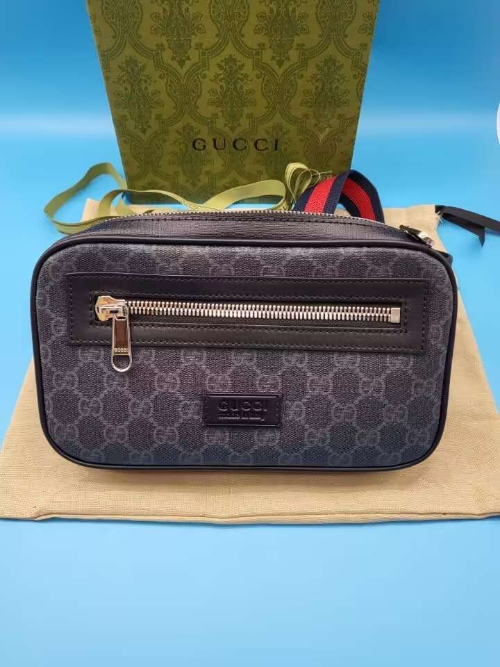 GUCCI ショルダーバッグウエストポーチ